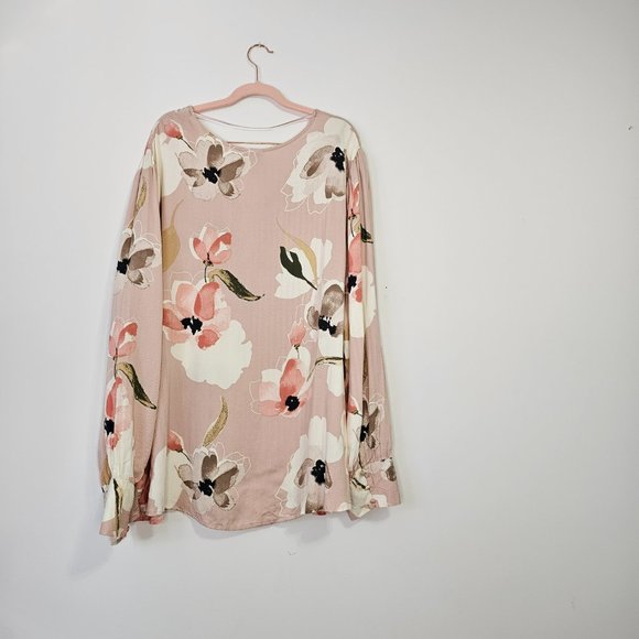 GUC Ava & Viv Plus size 3X Floral blouse - Picture 2 of 5